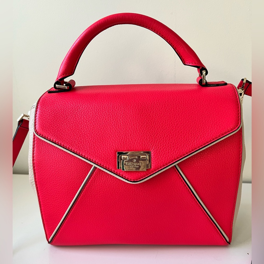 kate spade ♠️ NEW without tags. Bright Pink w/ Cream sides/trim. Dust cover too!